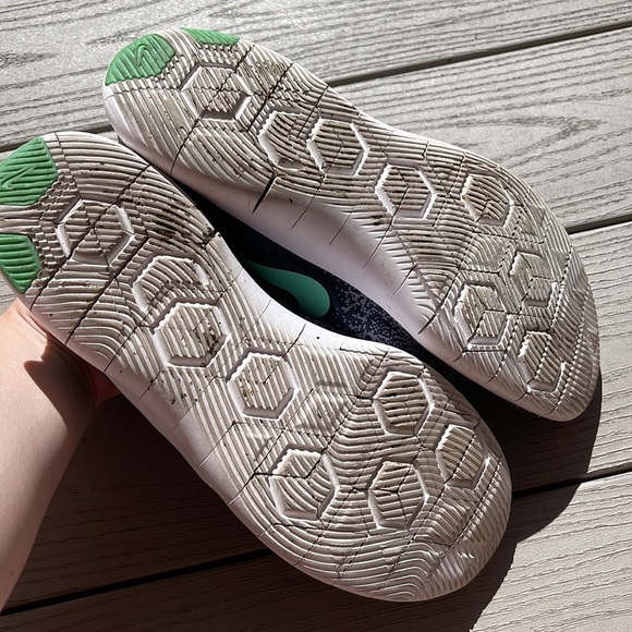 Nike shoes - Picture 5 of 5